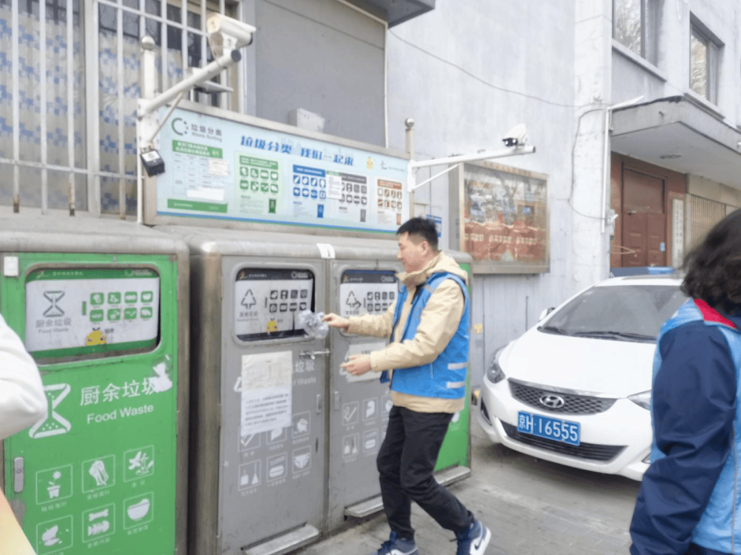 城区卫生健康系统开展学雷锋志愿服务系列活动CQ9电子学习雷锋精神传递卫健温暖——东(图2)